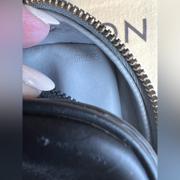 Authentic Louis Vuitton Vernis - Picture 9 of 9